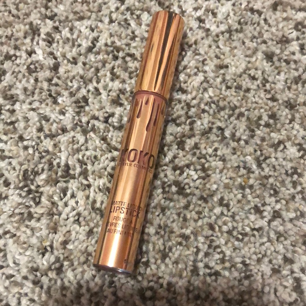 Matte liquid lipstick